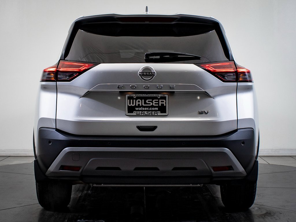 Used 2023 Nissan Rogue SV image 10