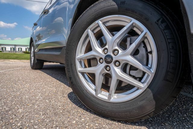 Used 2024 Ford Edge SEL AWD/4WD image 7