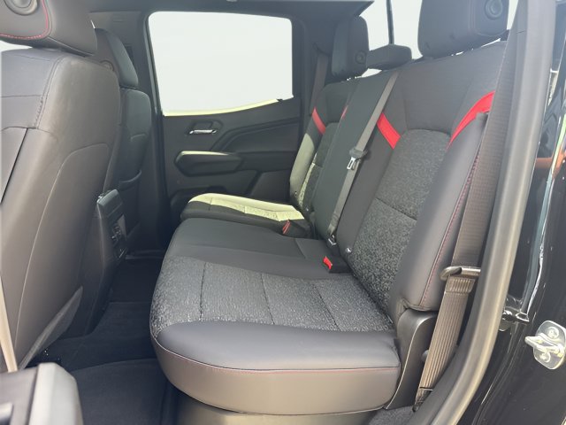 Used 2025 Chevrolet Colorado Z71 AWD/4WD image 24