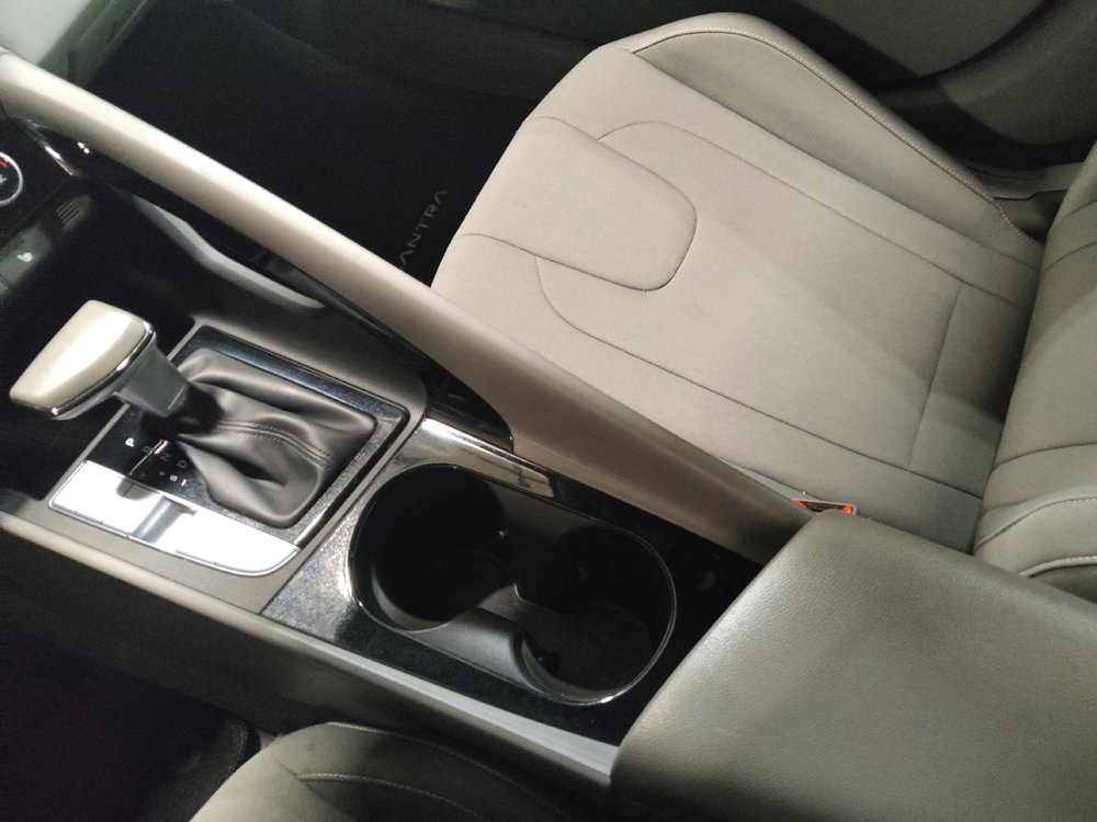 Used 2025 Hyundai Elantra SEL w/ Cargo Package FWD image 26