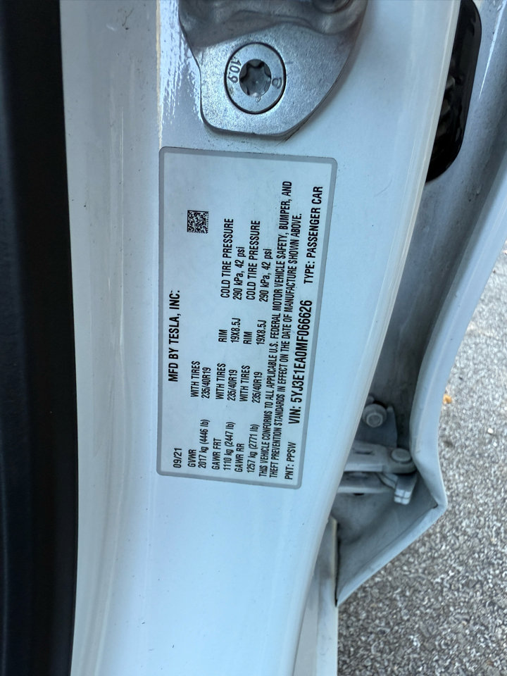 Used 2021 Tesla Model 3 Standard Range Plus image 12