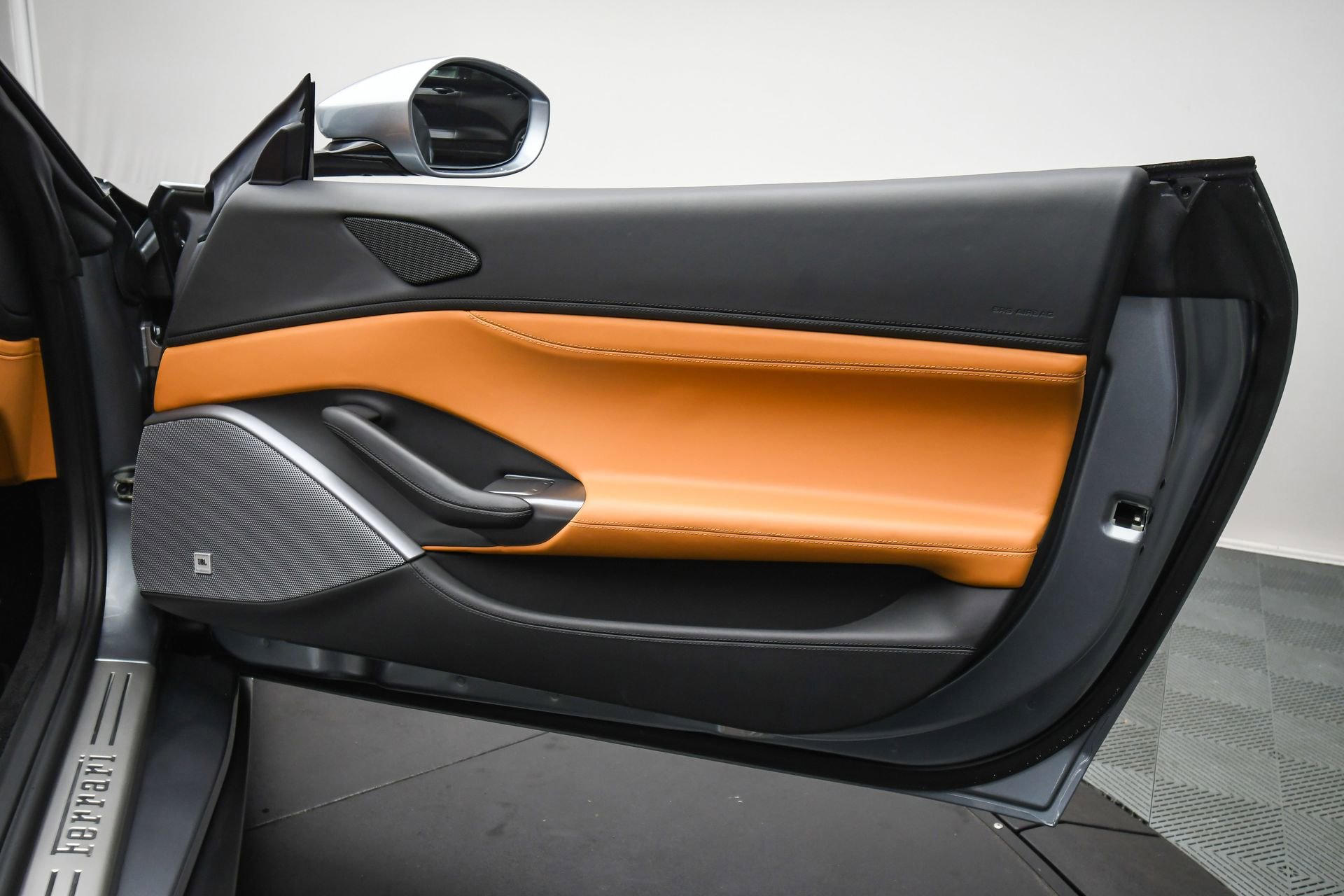 Used 2019 Ferrari Portofino image 51