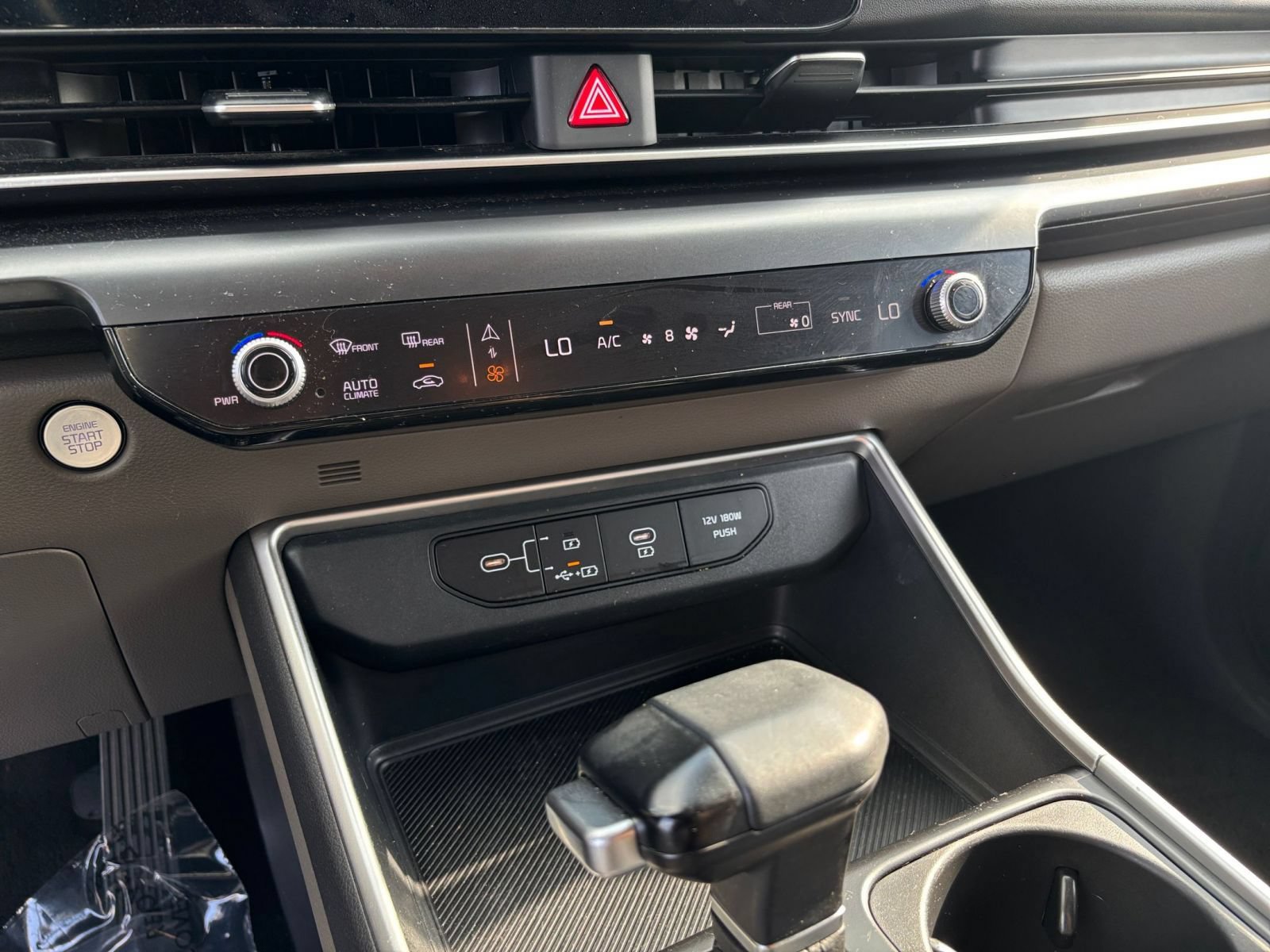Used 2026 Kia Carnival FWD image 17
