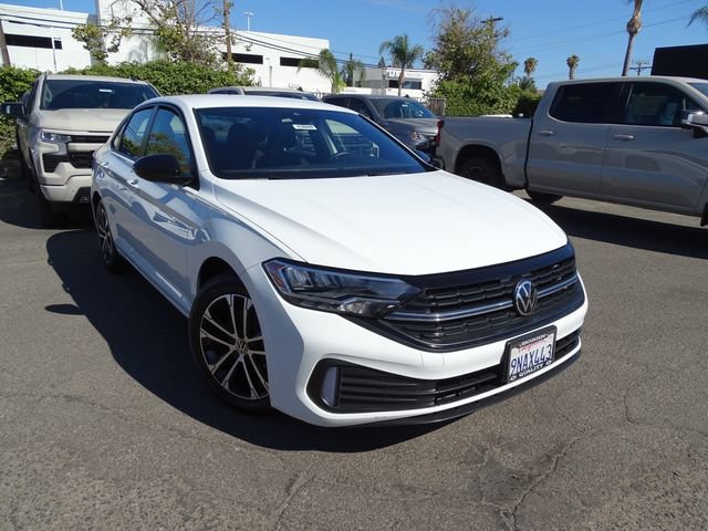 Used 2024 Volkswagen Jetta Sport FWD image 5