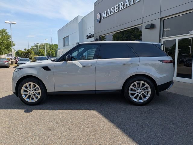 Used 2025 Land Rover Range Rover Sport S image 3