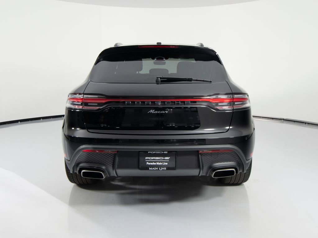 Certified 2025 Porsche Macan image 9