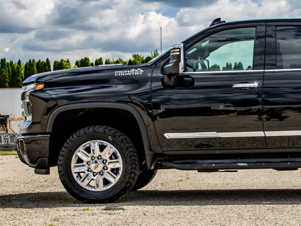 Used 2024 Chevrolet Silverado 2500 High Country w/ High Country Premium Package AWD/4WD image 49