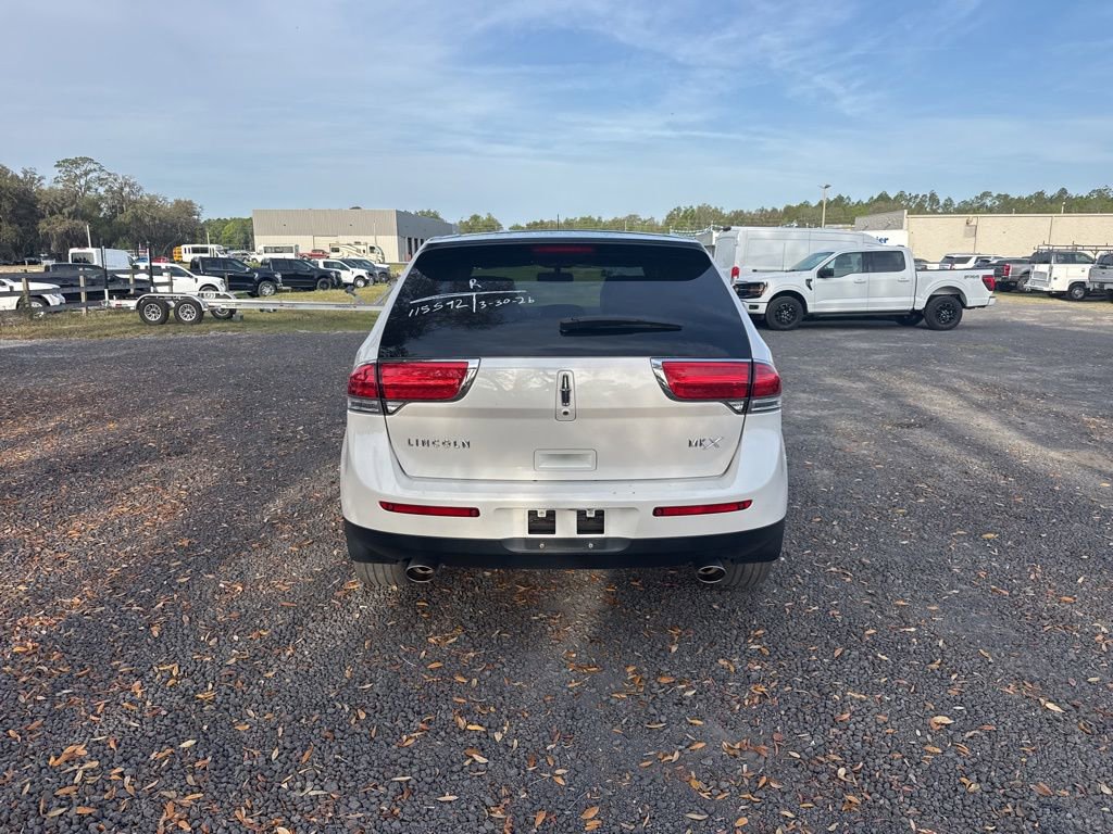 Used 2015 Lincoln MKX FWD w/ Equipment Group 102A image 4