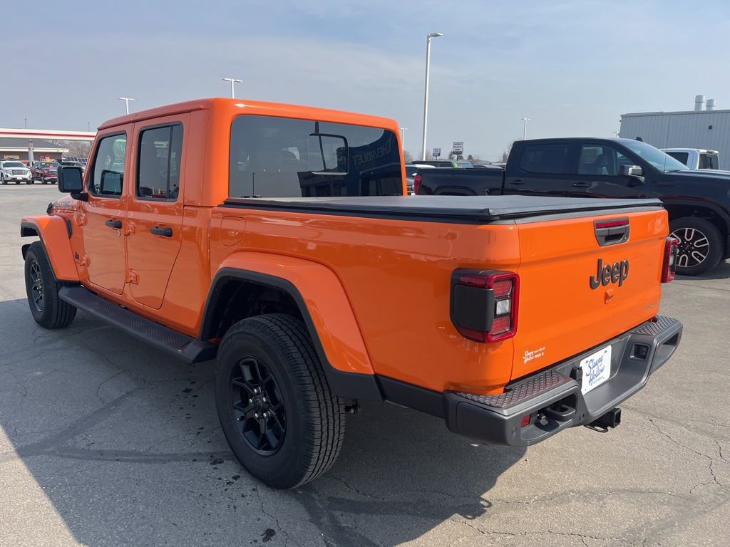 Used 2025 Jeep Gladiator Sport image 7