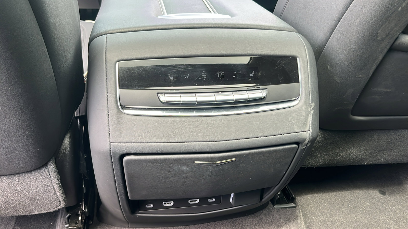 New 2024 Cadillac Escalade Premium Luxury image 47