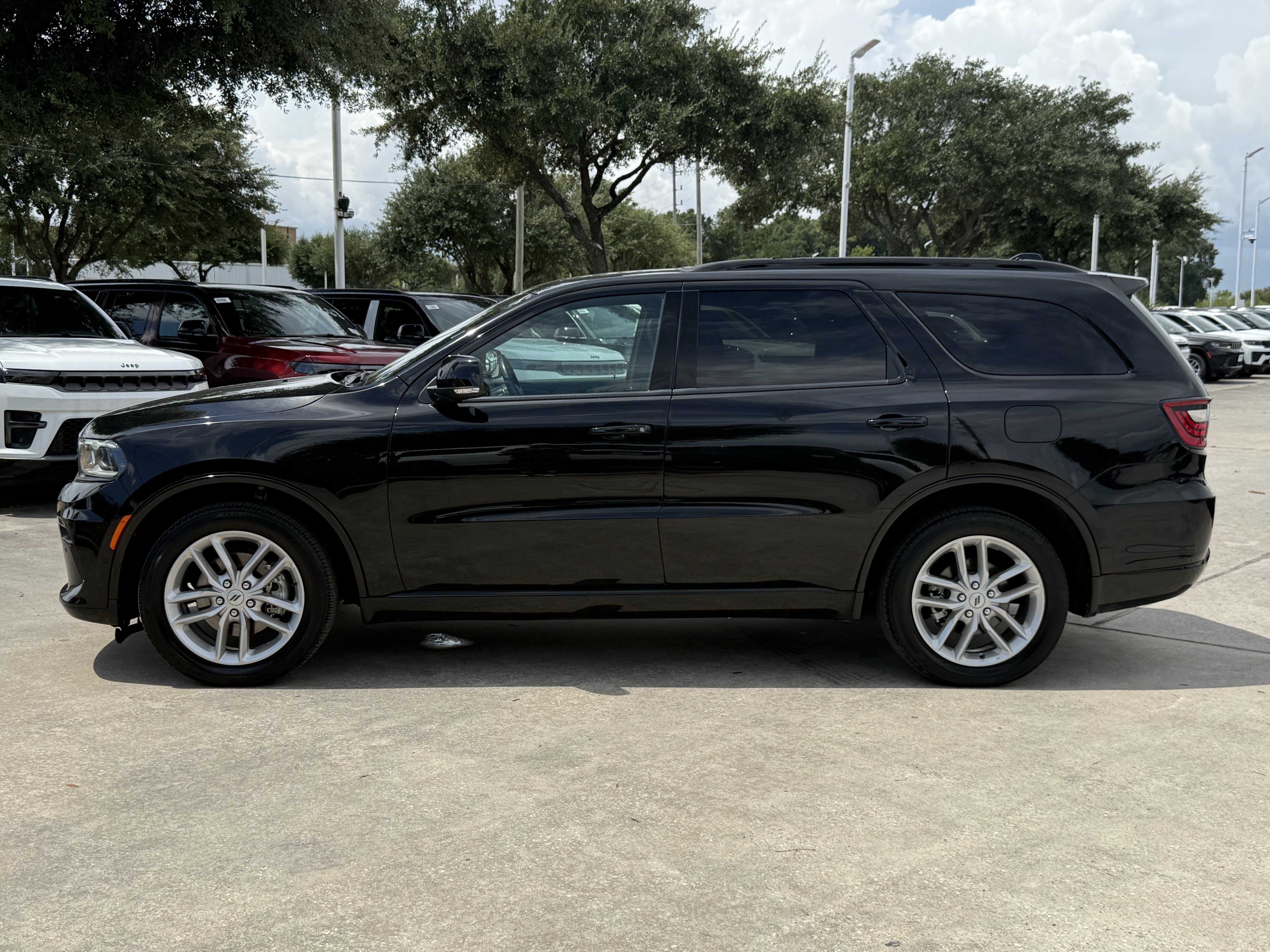 Used 2025 Dodge Durango GT AWD/4WD image 9