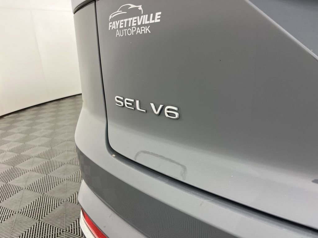 Used 2022 Volkswagen Atlas Cross Sport SEL Premium R-Line image 4
