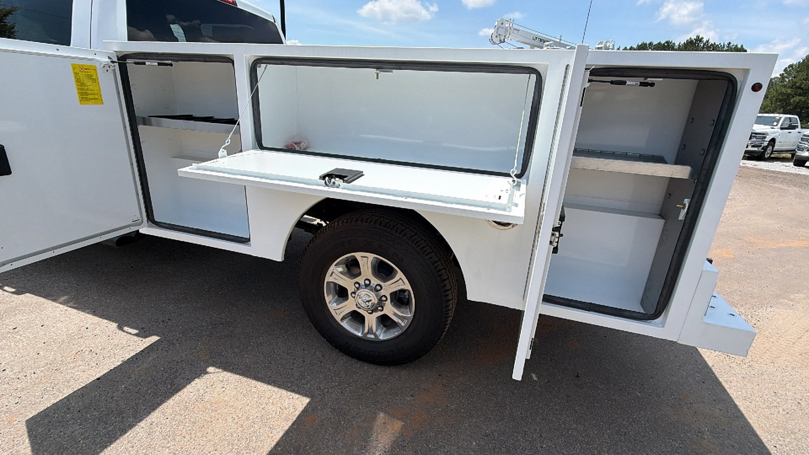 New 2026 RAM 3500 Tradesman w/ Chrome Appearance Group A AWD/4WD image 14
