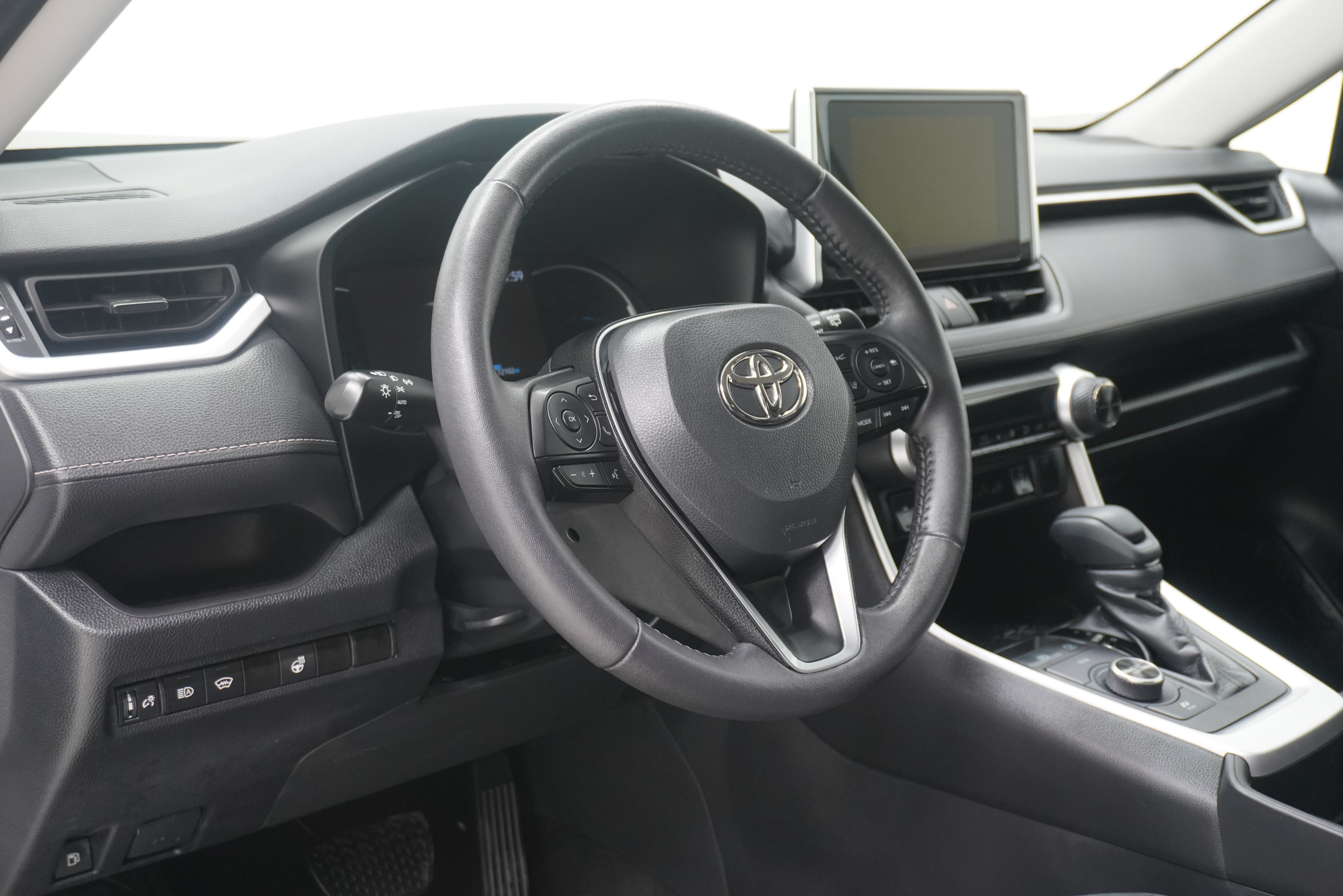 Used 2023 Toyota RAV4 XLE w/ XLE Grade Weather Package AWD/4WD image 10