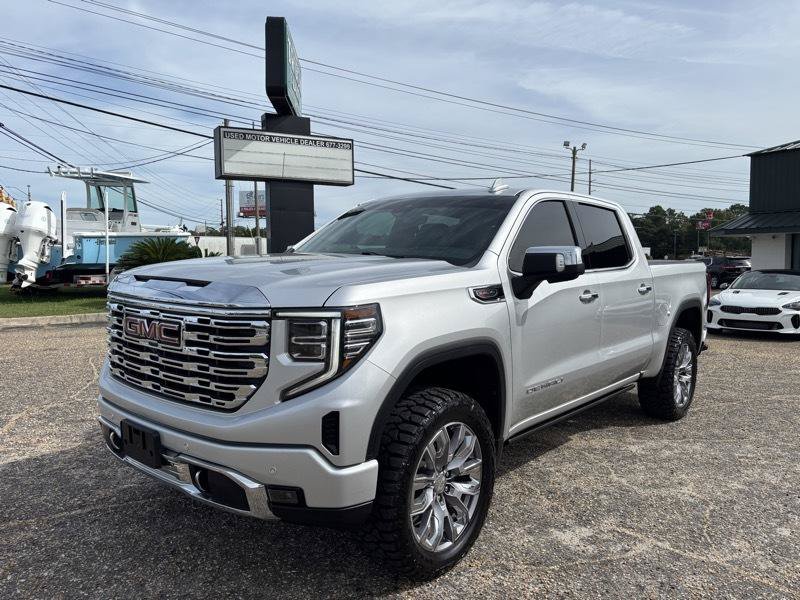 Used 2022 GMC Sierra 1500 Denali w/ Denali Reserve Package AWD/4WD image 1
