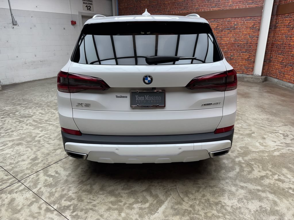Certified 2023 BMW X5 xDrive40i w/ Premium Package AWD/4WD image 4