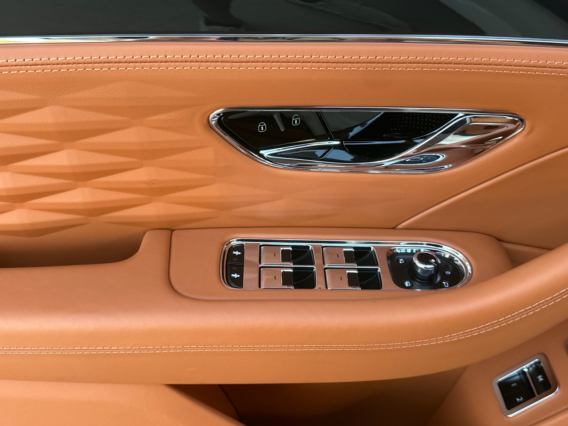 Certified 2023 Bentley Flying Spur Azure AWD/4WD image 14