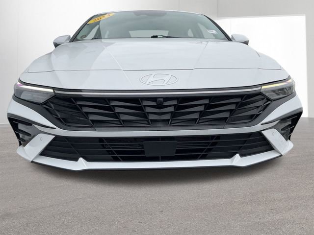Used 2024 Hyundai Elantra Limited image 33