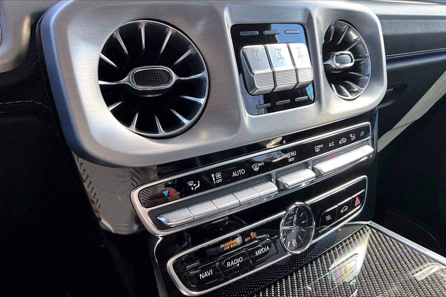 Used 2021 Mercedes-Benz G 63 AMG 4MATIC w/ Seat Comfort Package image 33