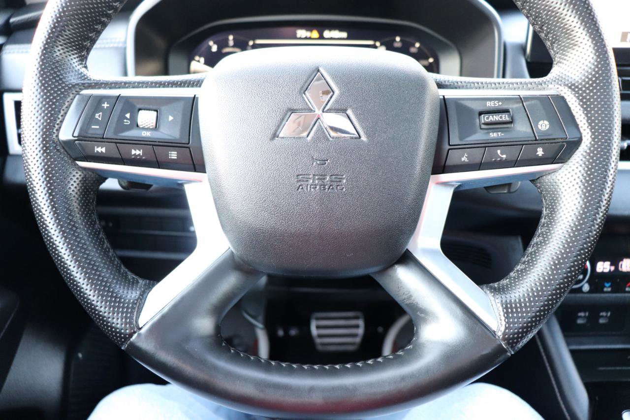 Used 2025 Mitsubishi Outlander SEL FWD image 34