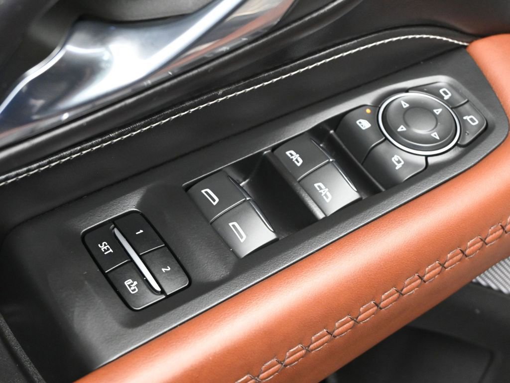 Used 2023 GMC Yukon Denali Ultimate image 10