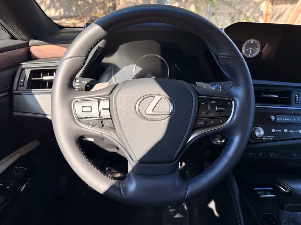 Used 2023 Lexus ES 300h w/ Premium Package FWD image 16