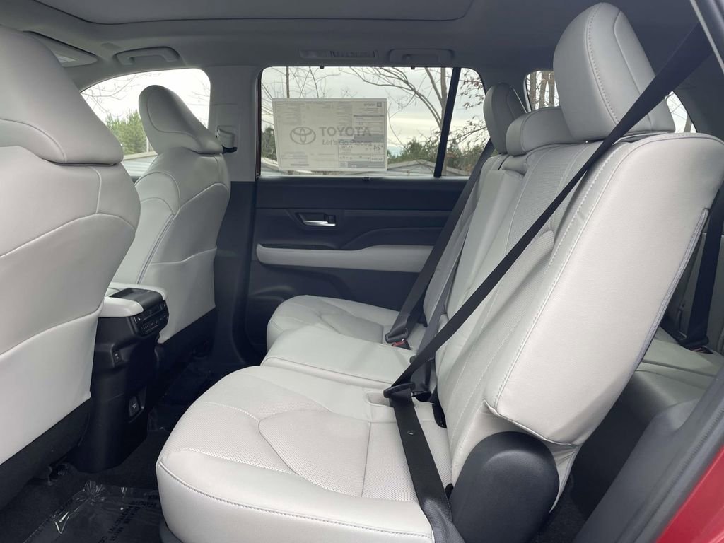 New 2026 Toyota Grand Highlander Limited image 26