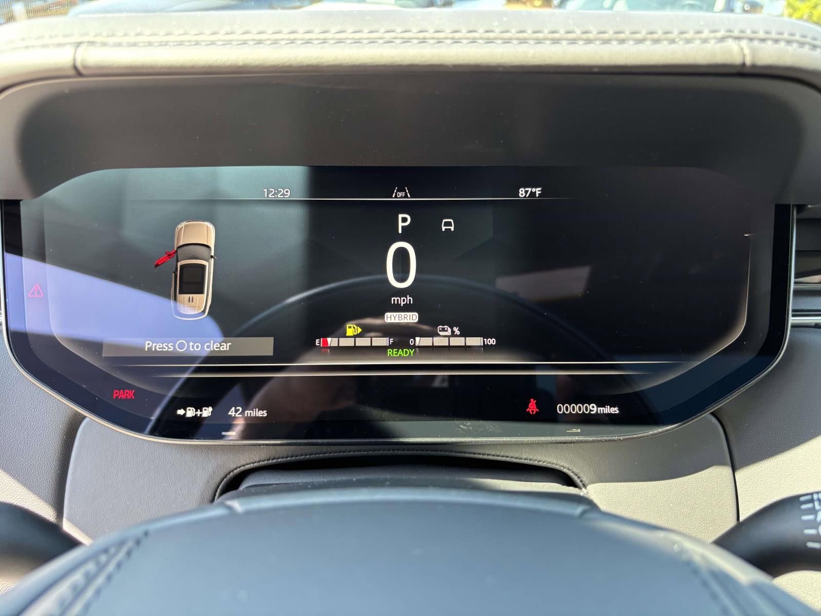 New 2025 Land Rover Range Rover SE image 14