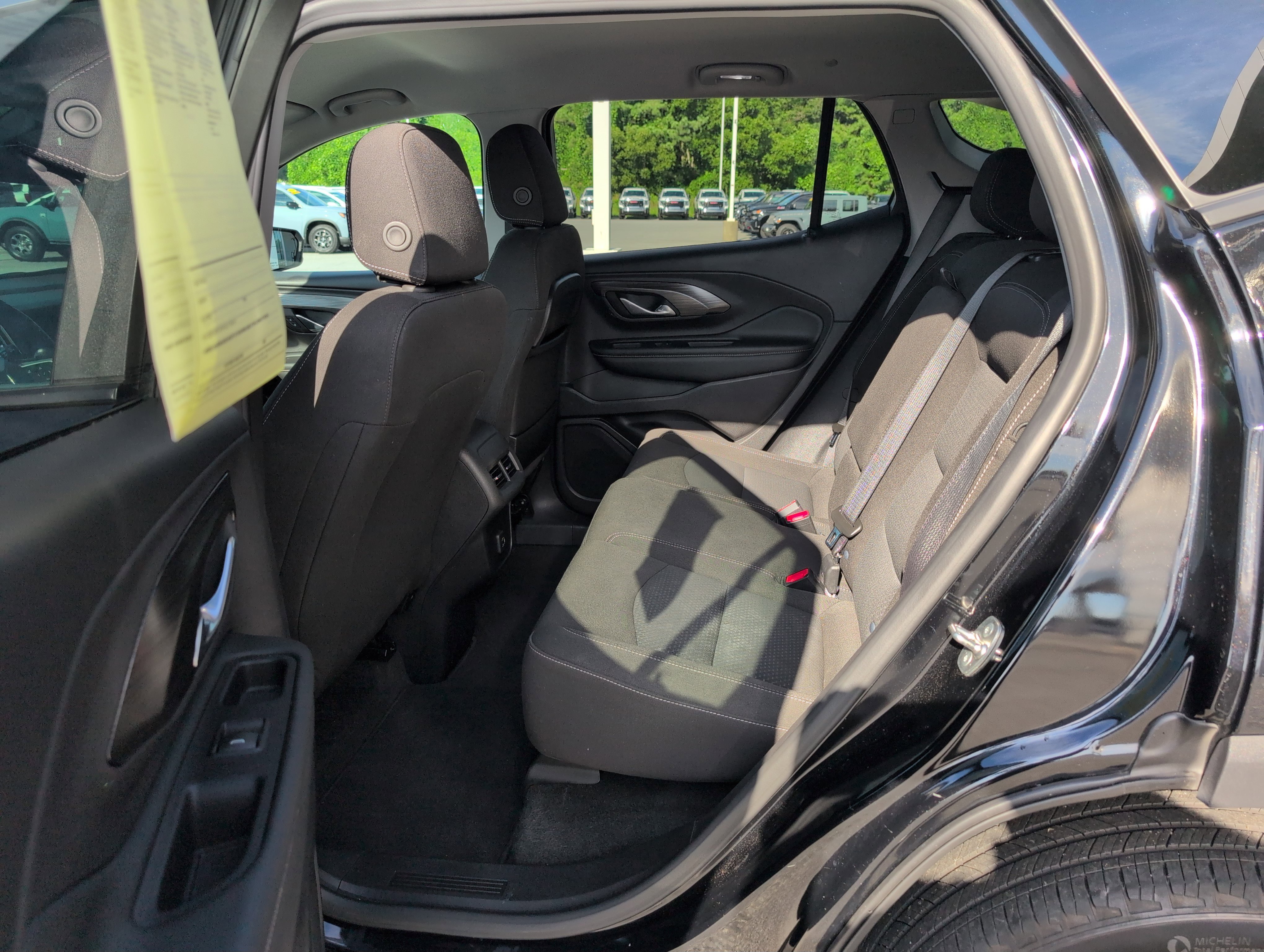 Used 2024 GMC Terrain SLE image 27