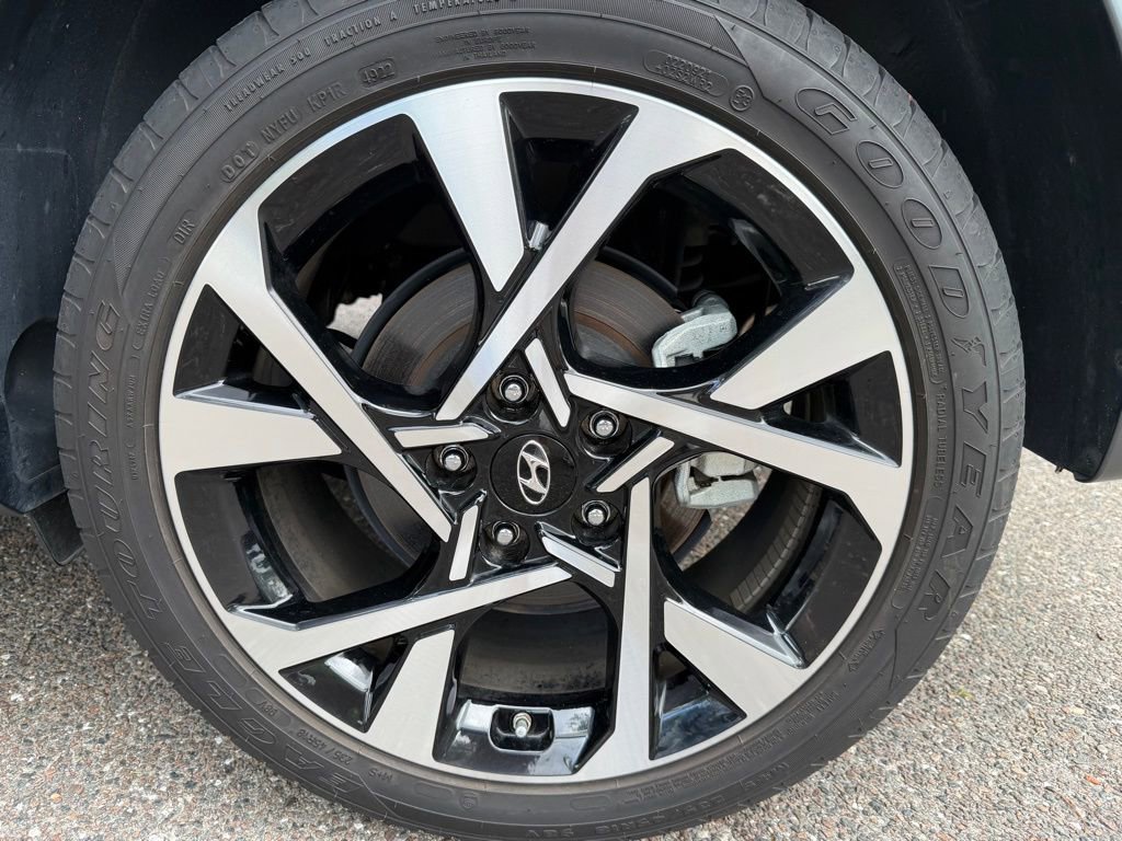 Used 2023 Hyundai Kona Limited image 30