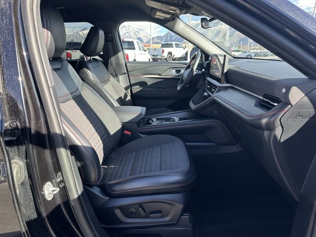 Used 2025 Ford Explorer ST-Line w/ ST-Line Street Pack image 22