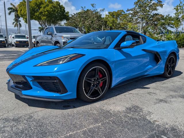 Used 2022 Chevrolet Corvette Stingray Coupe w/ Z51 Performance Package RWD image 3