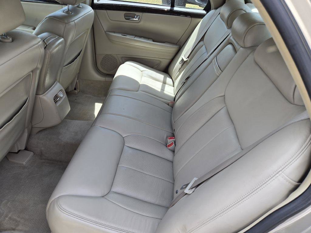 Used 2008 Cadillac DTS w/ Trunk Convenience Package FWD image 16