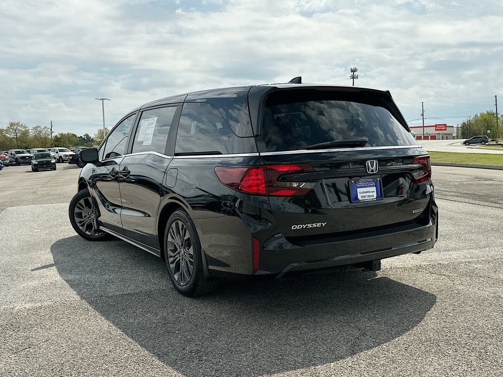 Used 2026 Honda Odyssey Touring image 6