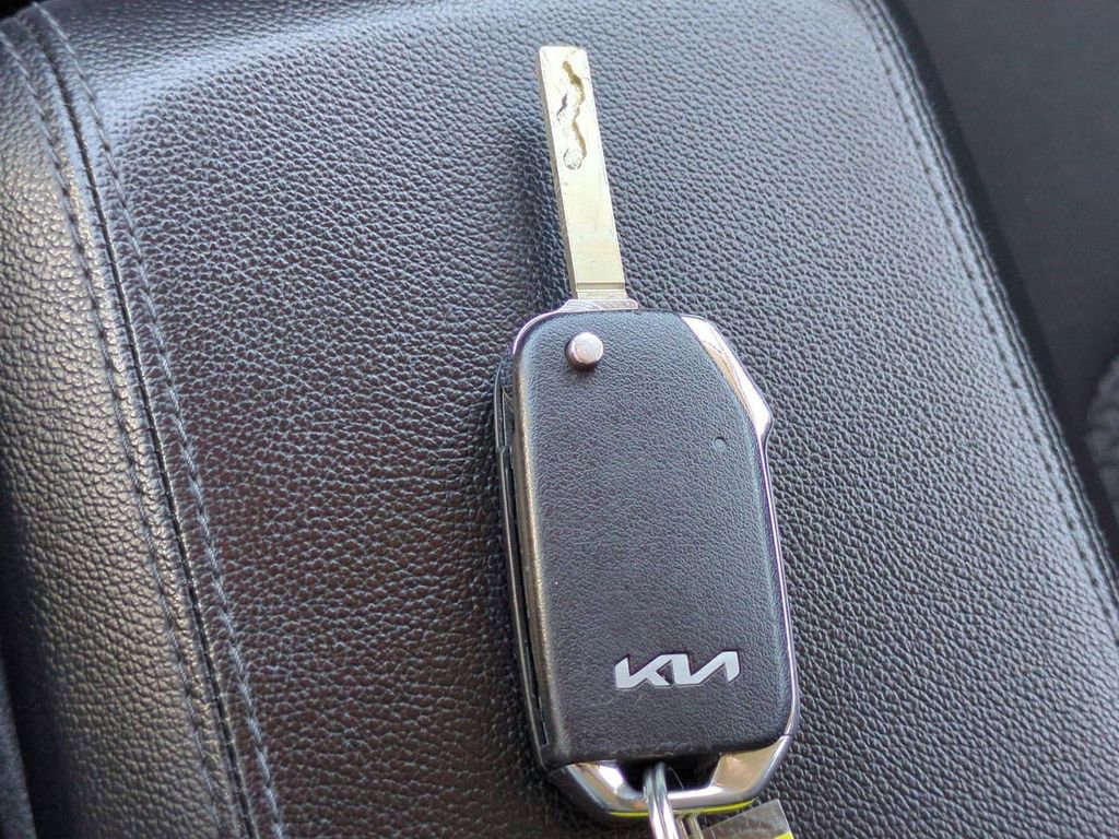 Used 2024 Kia Sportage LX image 27