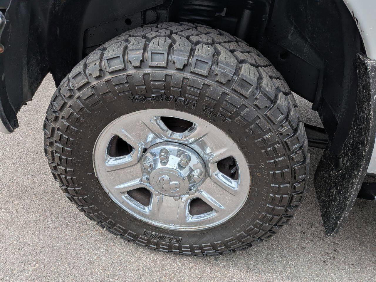 Used 2016 RAM 2500 Tradesman w/ Chrome Appearance Group image 9