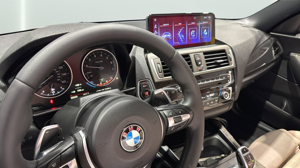 Used 2016 BMW M235i Convertible image 19