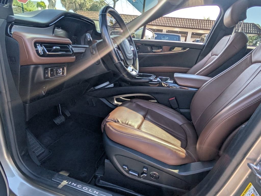 Certified 2023 Lincoln Nautilus Reserve w/ Equipment Group 201A image 12