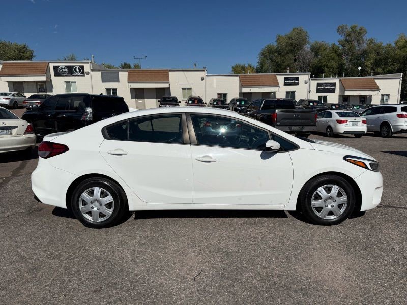 Used 2017 Kia Forte LX image 8