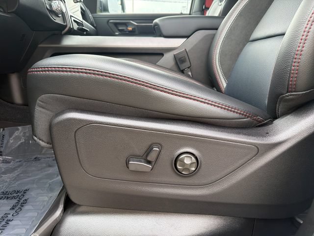 New 2026 RAM 1500 Laramie AWD/4WD image 14