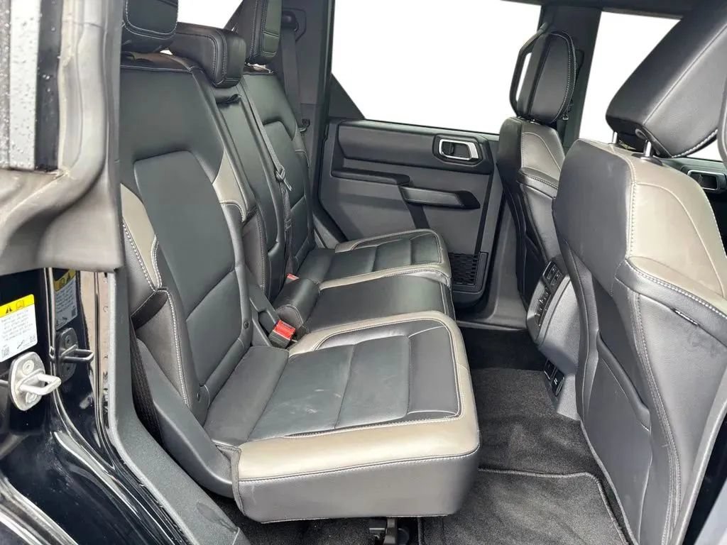 Used 2025 Ford Bronco Outer Banks AWD/4WD image 29