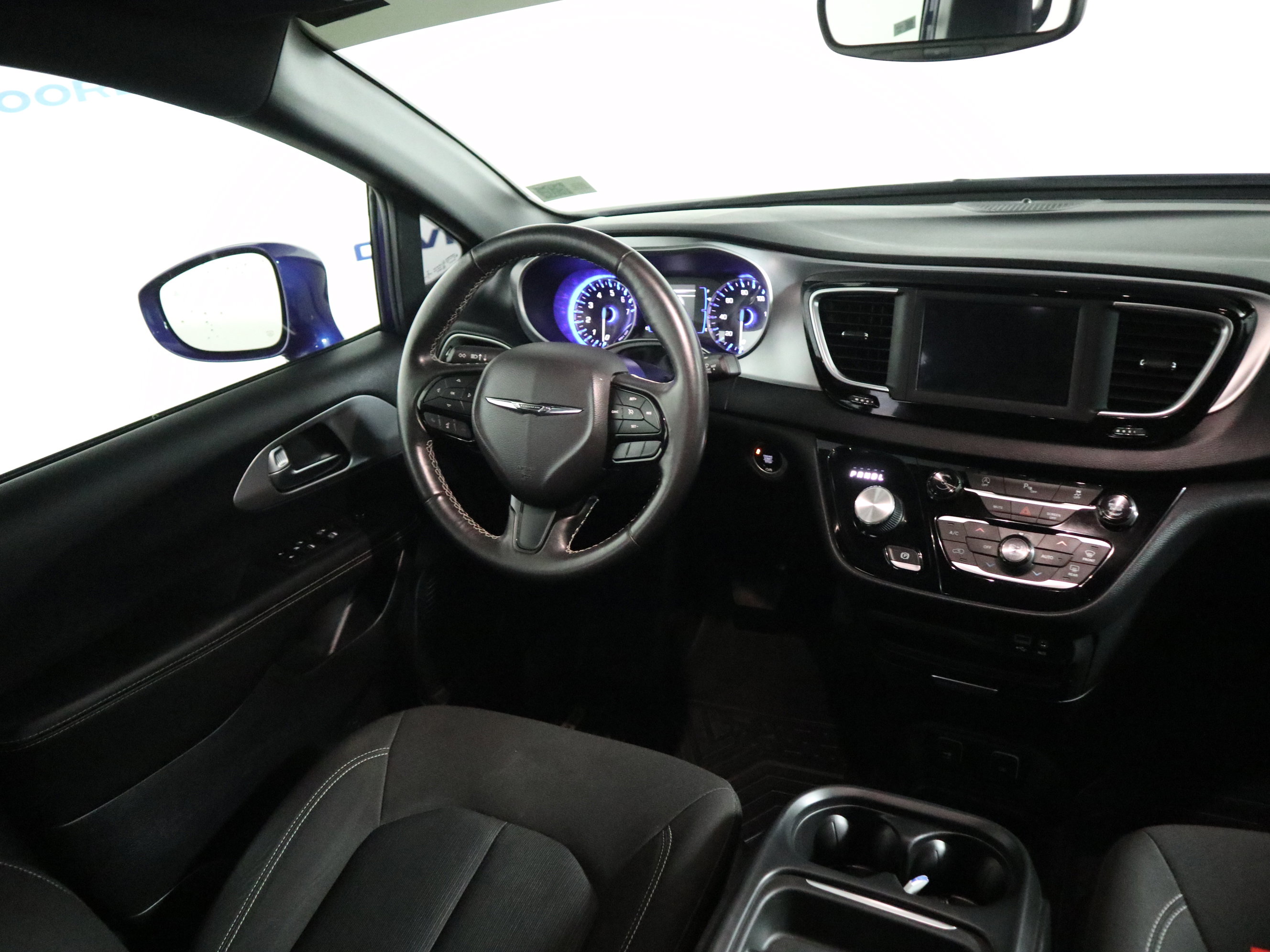 Used 2020 Chrysler Pacifica Touring w/ S Appearance Package image 15