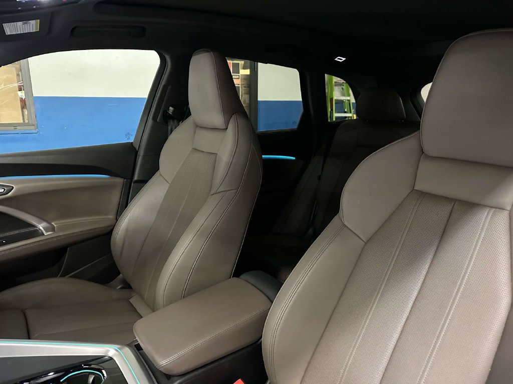Used 2025 Audi Q5 Premium Plus w/ Premium Plus AWD/4WD image 17