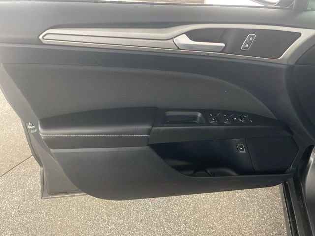 Used 2019 Ford Fusion SE image 34