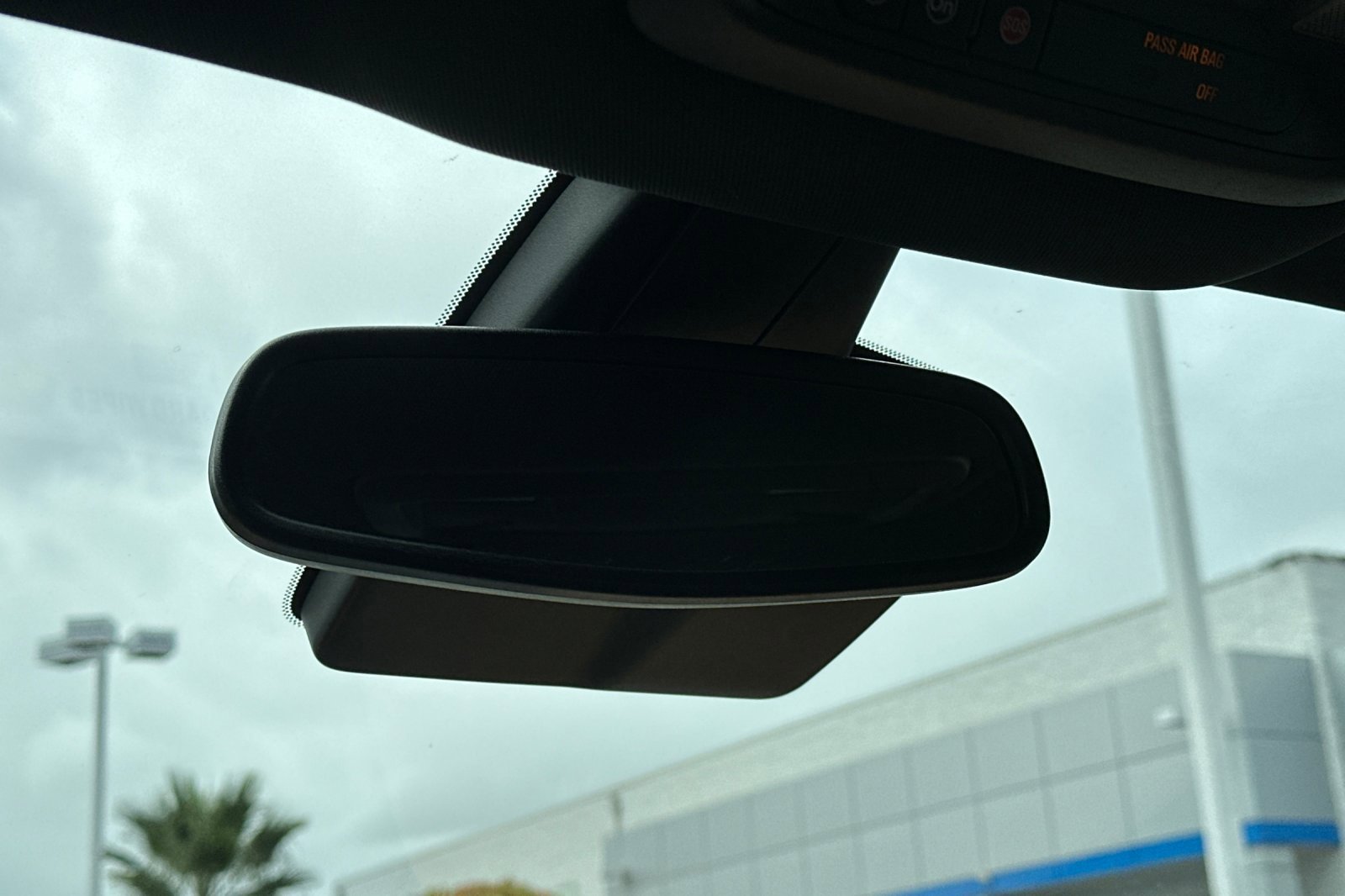 Used 2017 Chevrolet Volt Premier w/ Driver Confidence II Package image 25