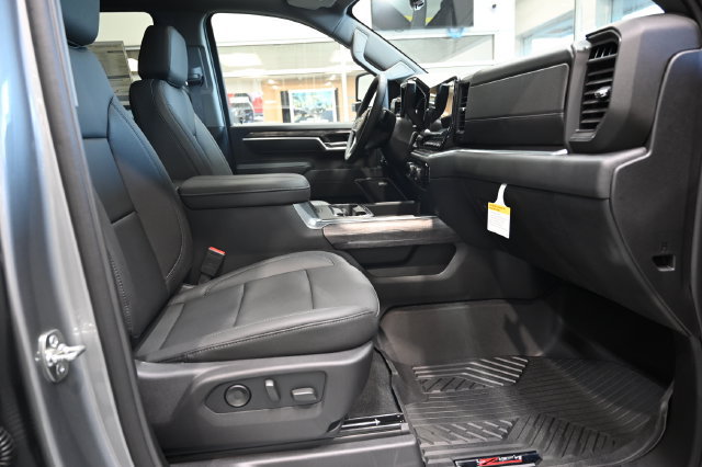 New 2026 Chevrolet Silverado 3500 LTZ w/ LTZ Premium Package AWD/4WD image 14