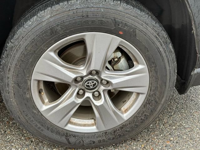 Used 2025 Toyota RAV4 XLE image 15