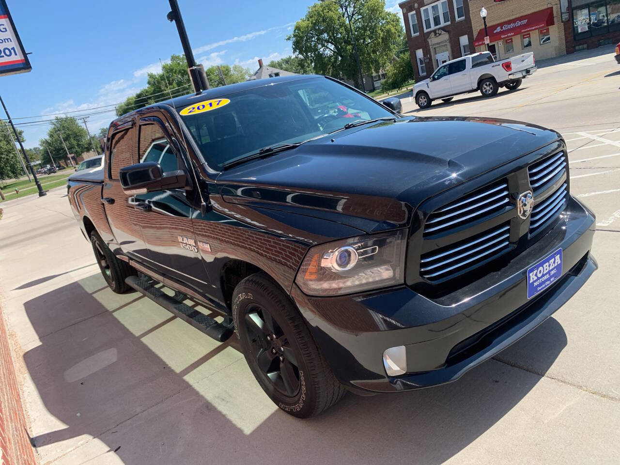 Used 2017 RAM 1500 Sport image 6