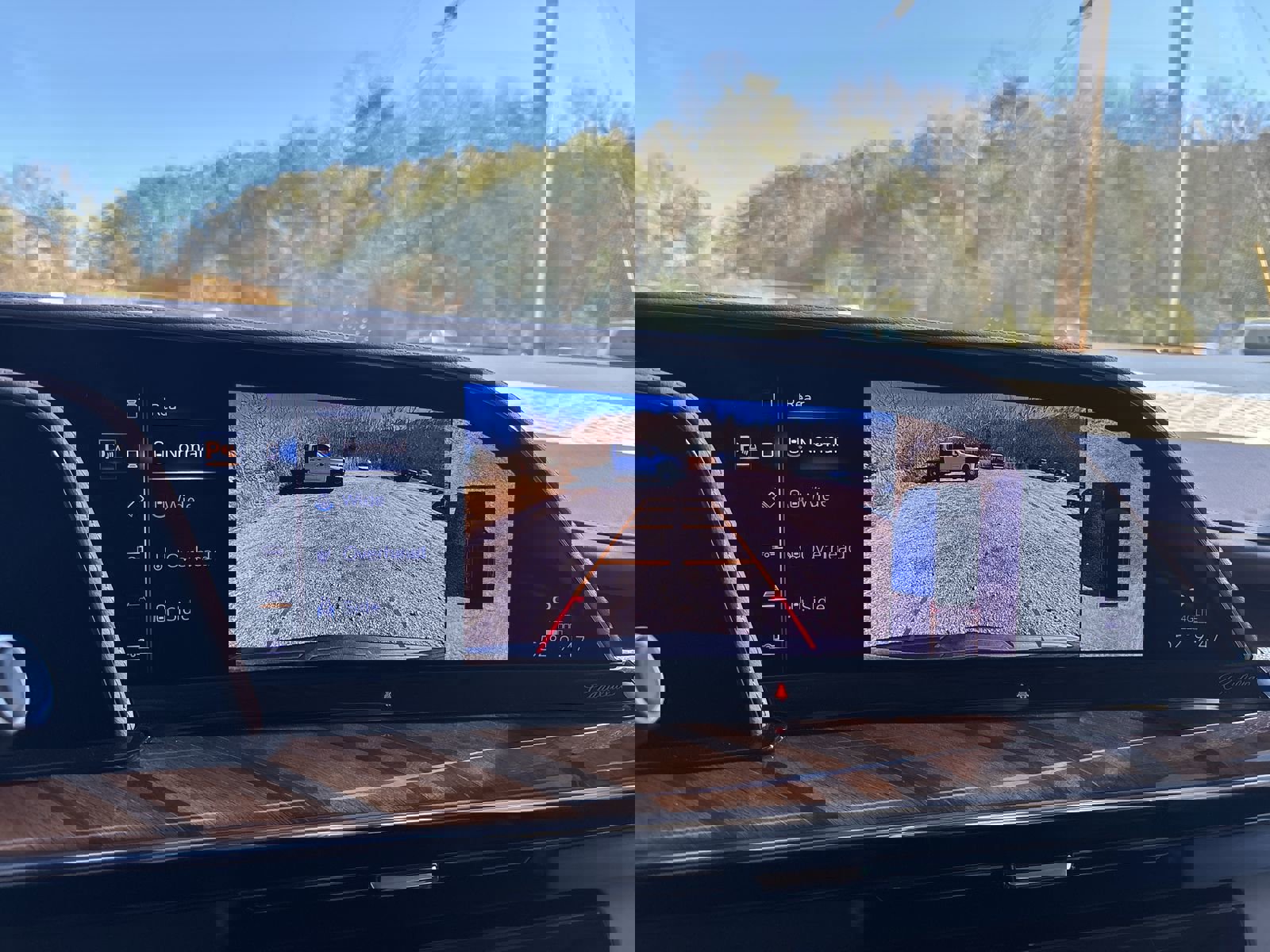 Used 2024 Cadillac Escalade Sport Platinum w/ LPO, ONYX Package image 20