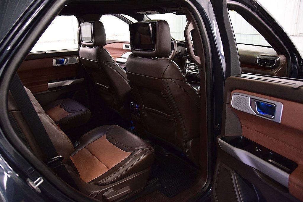 Used 2023 Ford Explorer King Ranch w/ Technology Package image 34